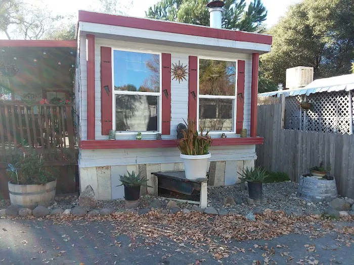 Gold Hill Mobile Home Park Picture 5