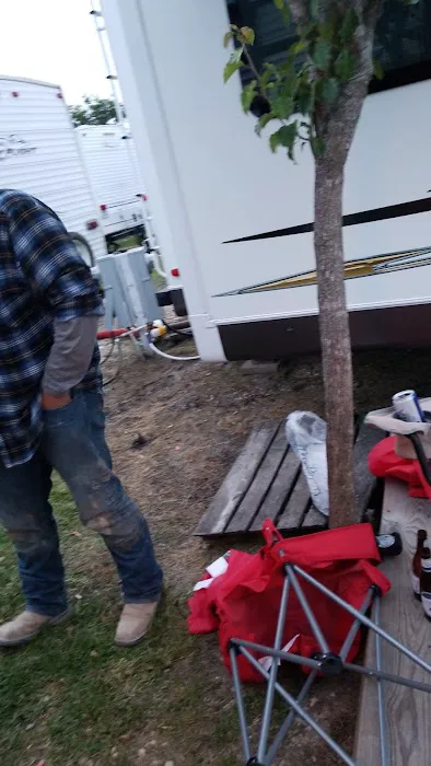 Oasis Mobile Home & RV Park Picture 3