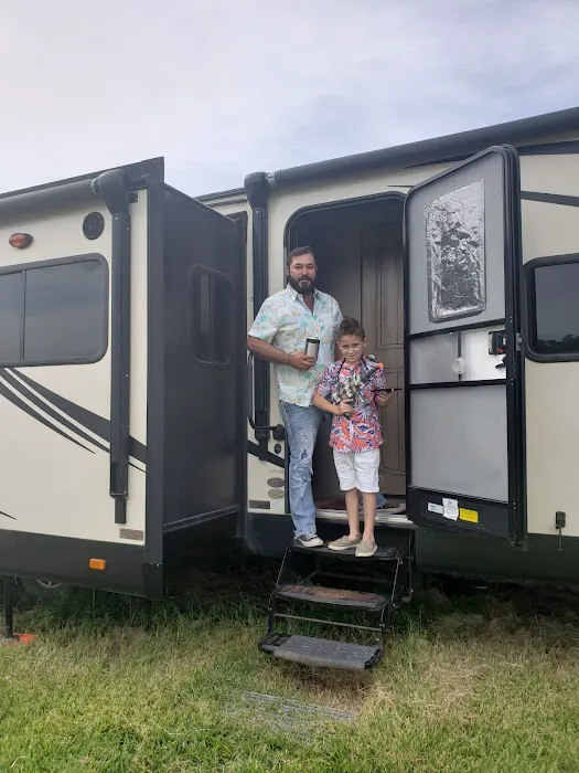 Oasis Mobile Home & RV Park Picture 7