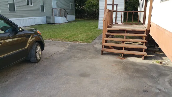 Lazy Wasp Manufactured Home Community Picture 3