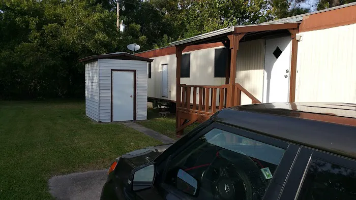 Lazy Wasp Manufactured Home Community Picture 5