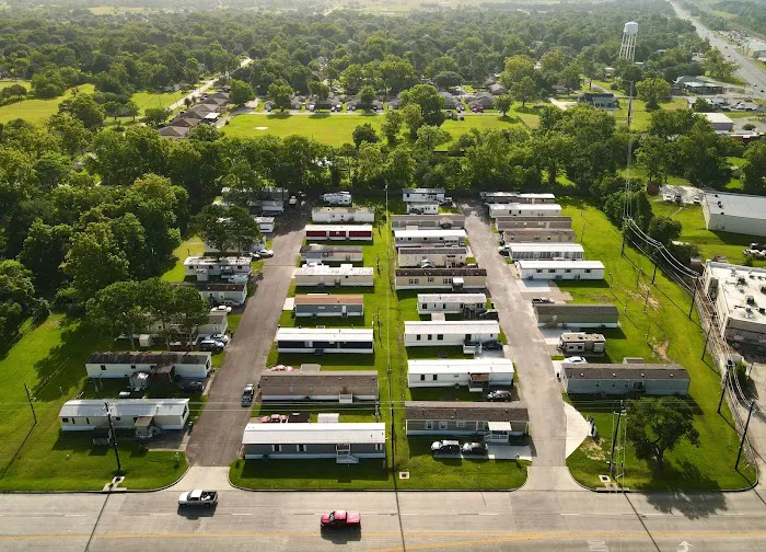 Lazy Wasp Manufactured Home Community Picture 9