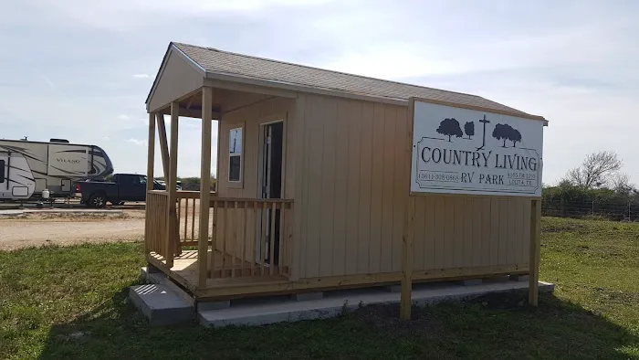 Country Living RV Park Picture 3
