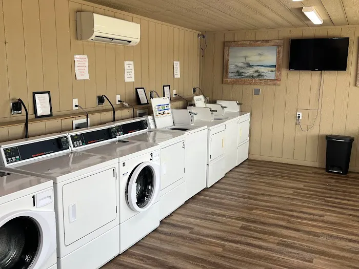 Coastal Bay RV and Cabin Rentals Picture 9