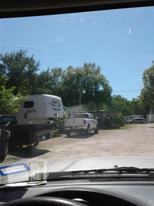 Palm Court RV Park Picture 4