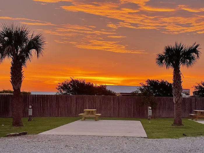 Little Schipper's RV Park Picture 7