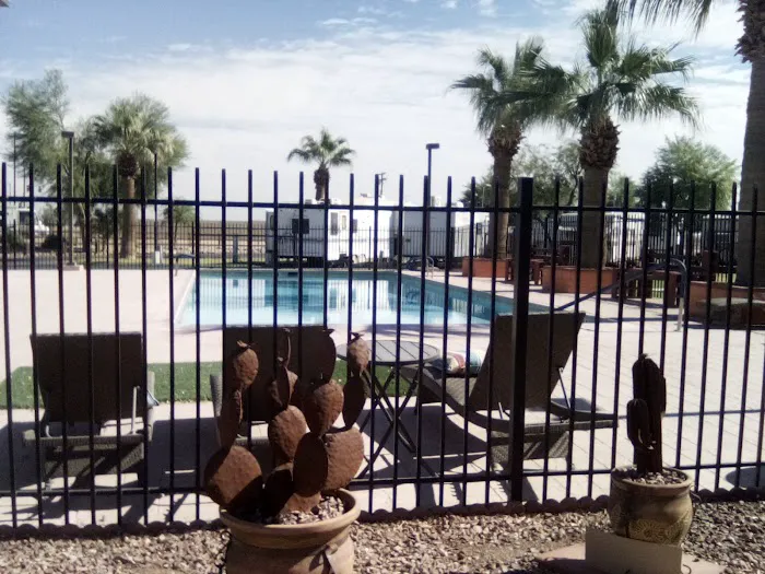 Country Life RV Park Picture 9