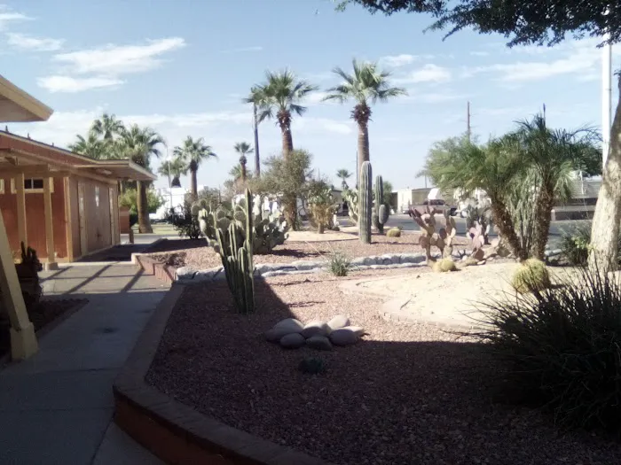 Country Life RV Park Picture 10