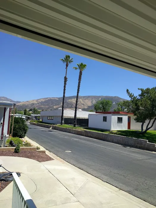 Executive Mobilehome Estates Picture 3