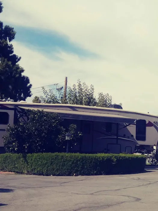 Skyline Village Mobile Home Pk Picture 2