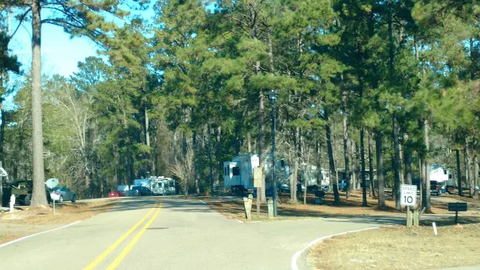 Lake Walker RV Camping Picture 2