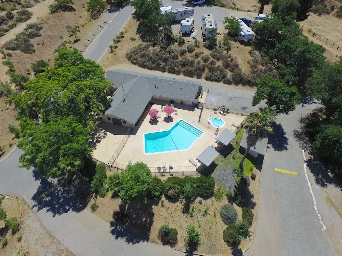 Country Hills RV Park Picture 4