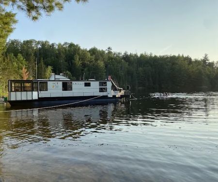 HB Portage Beach K26 Houseboat Campsite