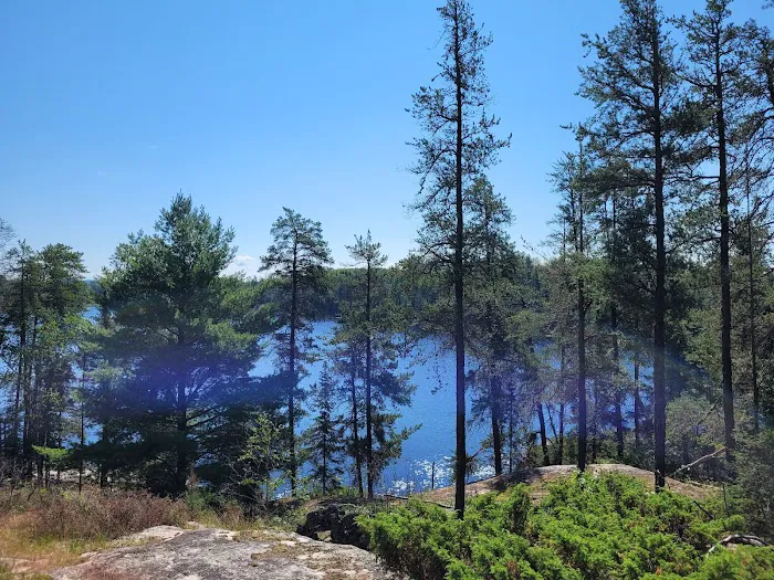 Agnes Lake Picture 4