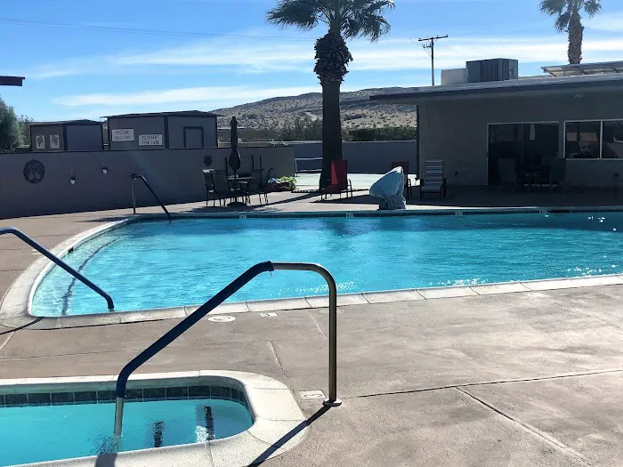 Desert View Mobile Home Club Picture 8