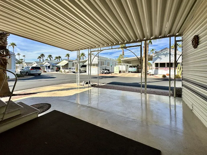 Superstion Lookout RV Resort Picture 6
