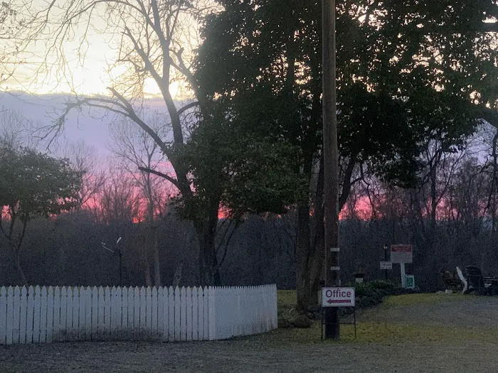 Hunters Resort: Mobile home and RV park. A Riverfront Adult Community Picture 4