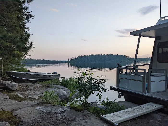 HB Snake Island View N52 Houseboat (Rock Landing) Campsite Picture 3