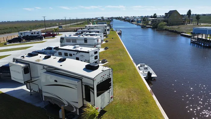 Waterside RV Resort Picture 3