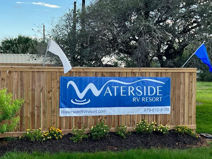 Waterside RV Resort Picture 9