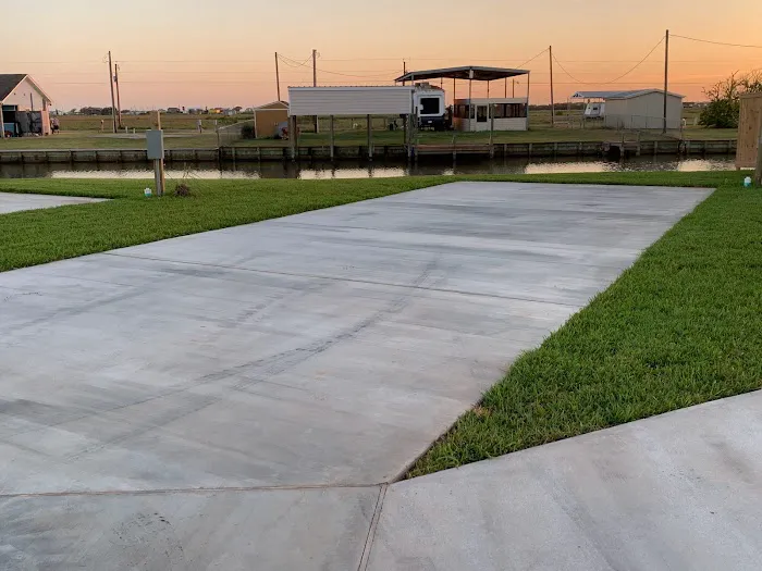Waterside RV Resort Picture 10