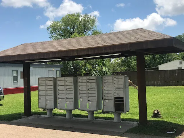 Highland Village Mobile Home Park Picture 4