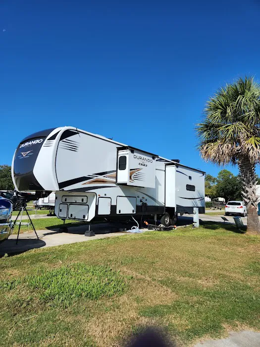 Lily's By the Bay RV Park Picture 7