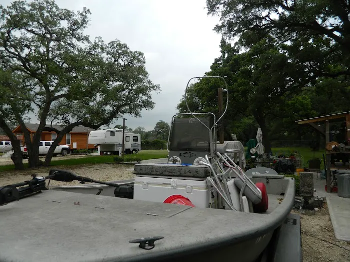 Fivecoats Rv Park Picture 3