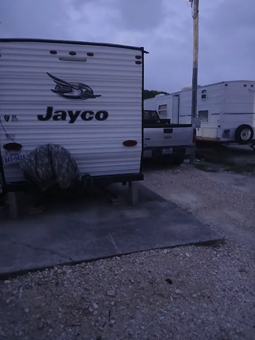 Lonestar RV Park Picture 5