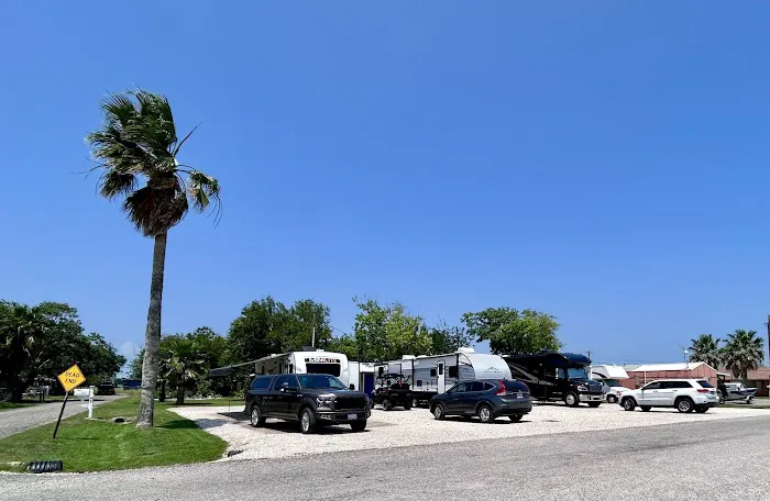 Pelican's Post RV Park Picture 3