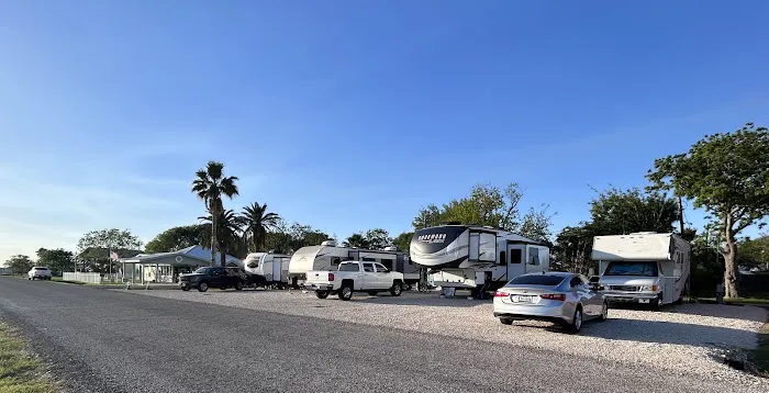 Pelican's Post RV Park Picture 4