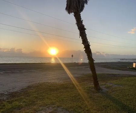 Bay Vista RV Park at Magnolia Beach