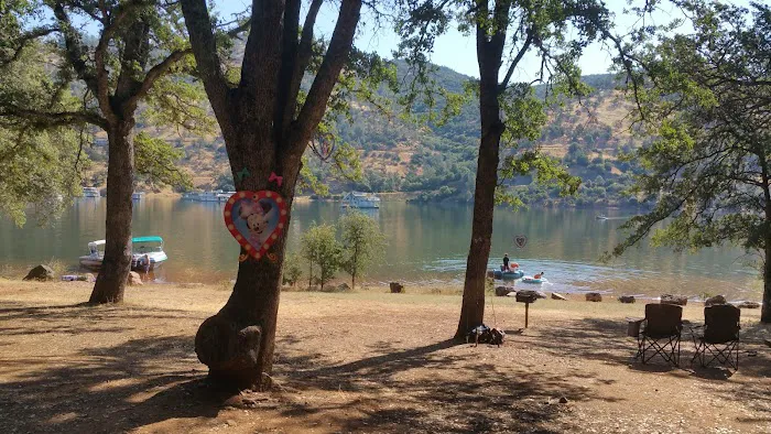 Moccasin Campground - Don Pedro Lake Picture 3