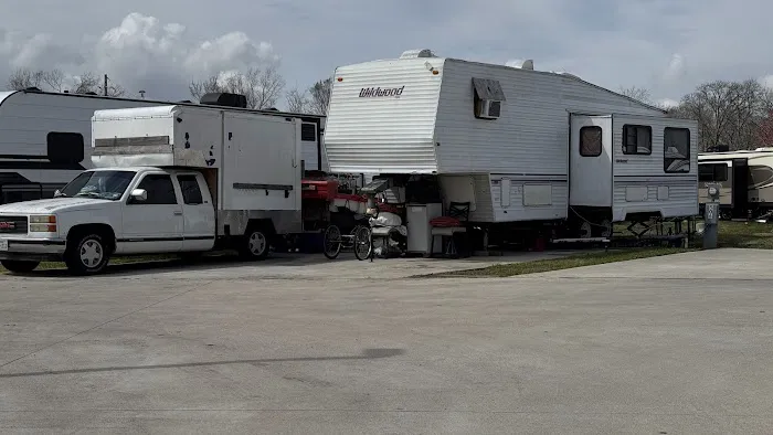 Space Center RV Park Picture 2