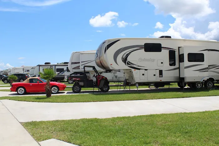 Brickhouse RV Resort Picture 9
