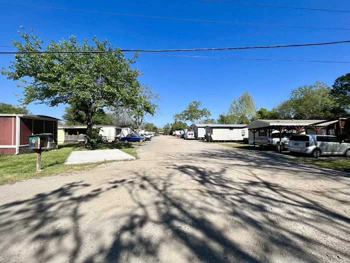 Bayview RV & Mobile Home Park Picture 2