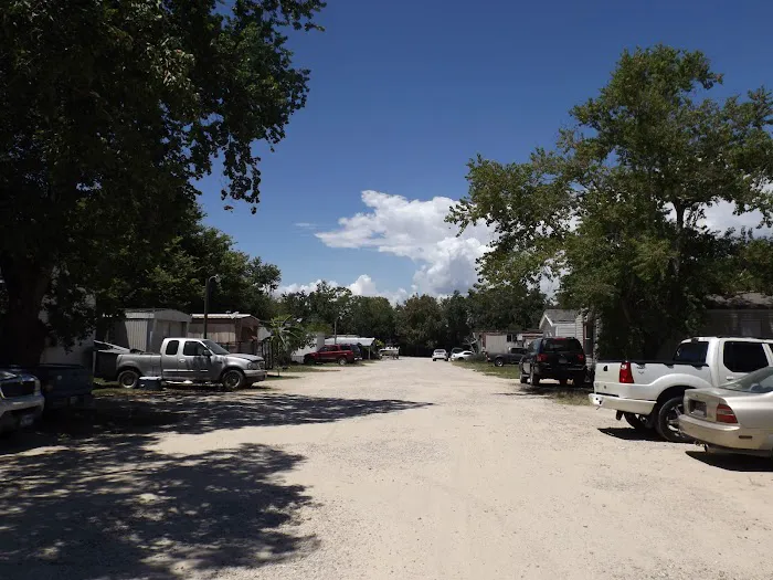 Bayview RV & Mobile Home Park Picture 3