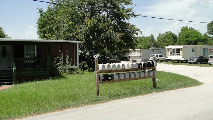 Bayview RV & Mobile Home Park Picture 7