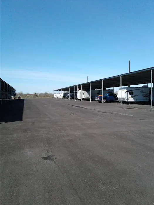 UNDERCOVER RV PARK Picture 1