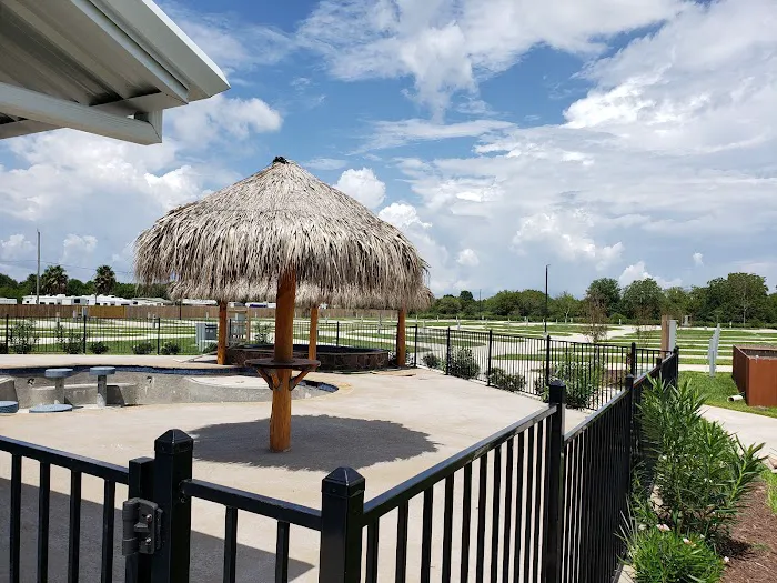 Summer Breeze Kemah RV Resort Picture 3