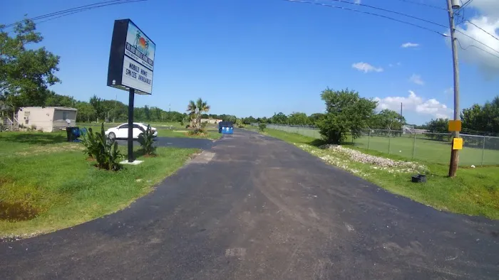 Bayshore RV & Mobile Home Park Picture 3