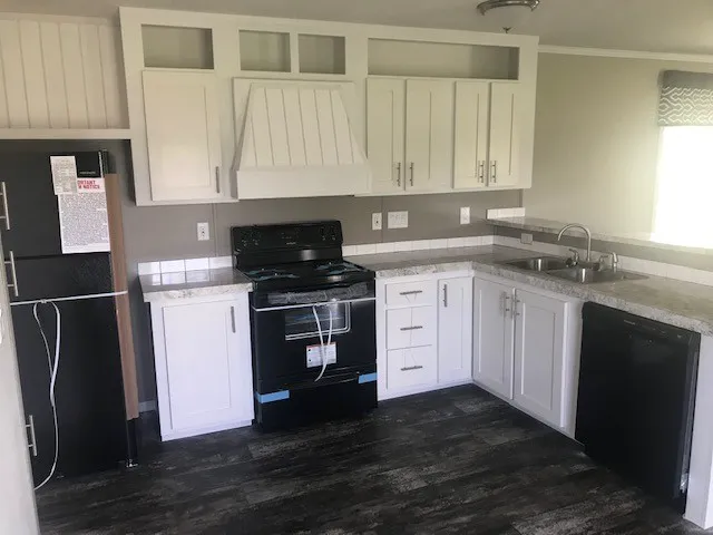 Bayshore RV & Mobile Home Park Picture 5