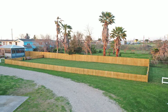 Beachside RV Park at Crystal Beach Picture 3