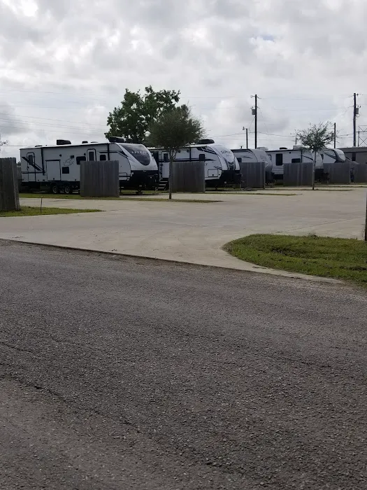 Country Club Rv Park Picture 1