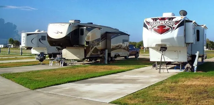 Texas Lakeside RV Resort Picture 8