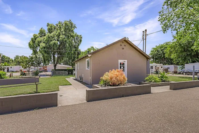 Flying A Mobile Home Park Picture 1