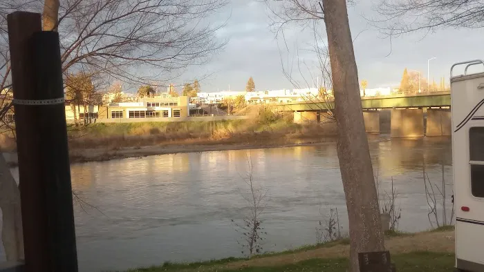Rivers Edge RV Park Picture 3