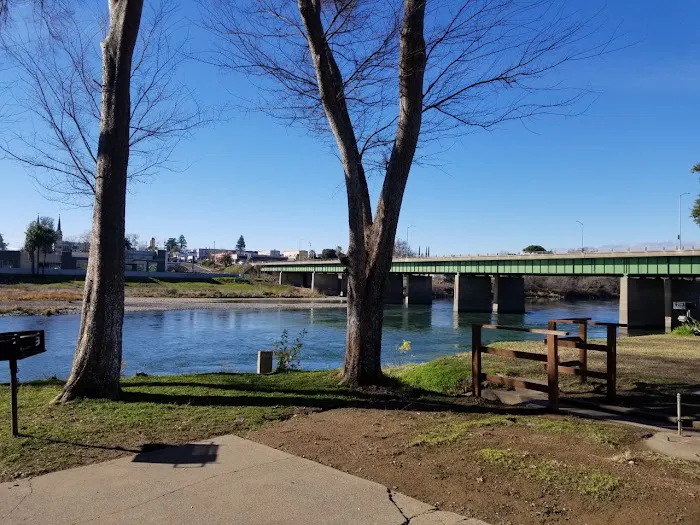Rivers Edge RV Park Picture 2