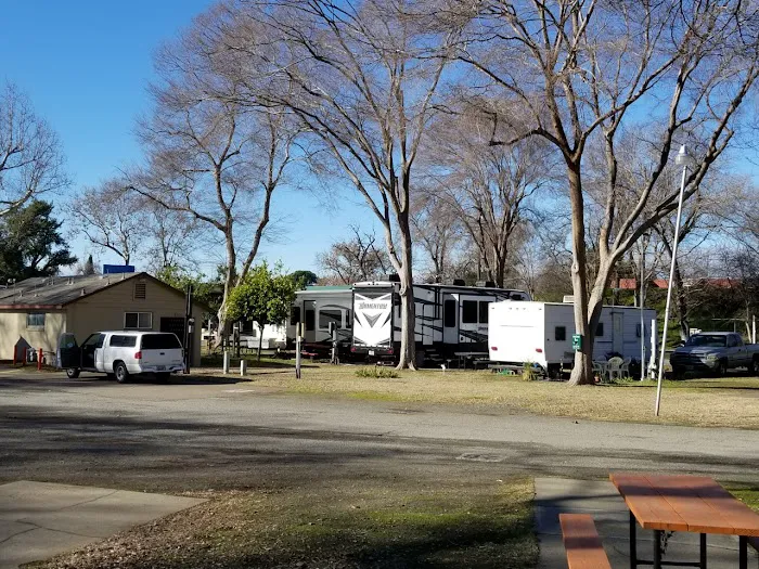 Rivers Edge RV Park Picture 1