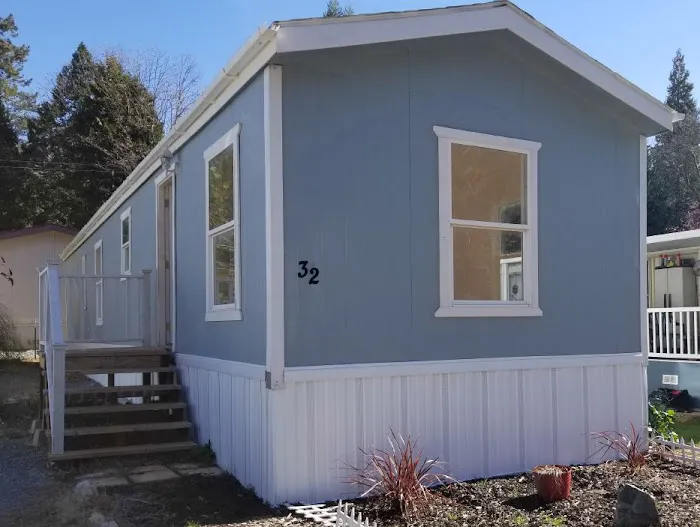 Hillcrest Mobile Home Park Picture 10